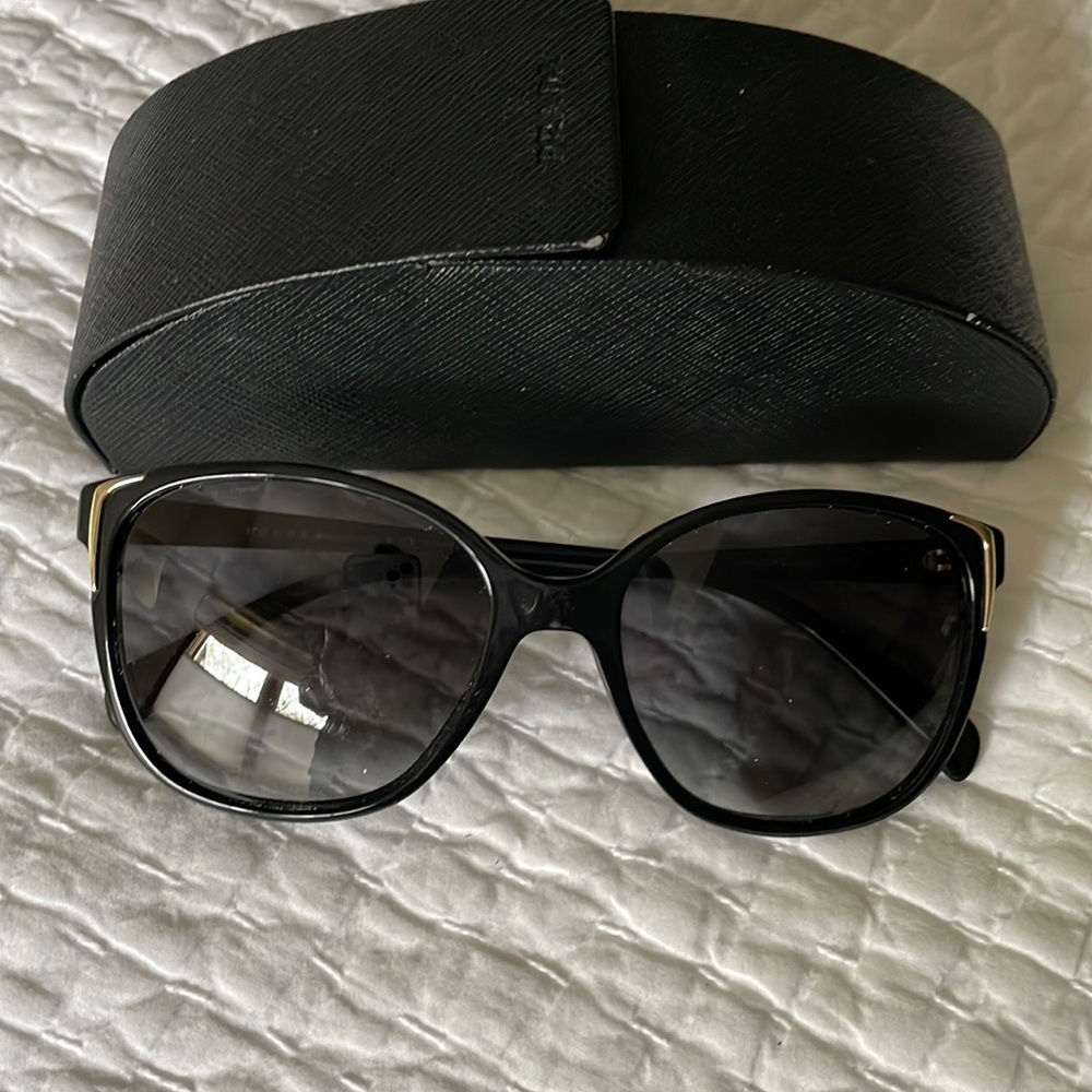 PRADA.  Gorgeous black framed sunglasses